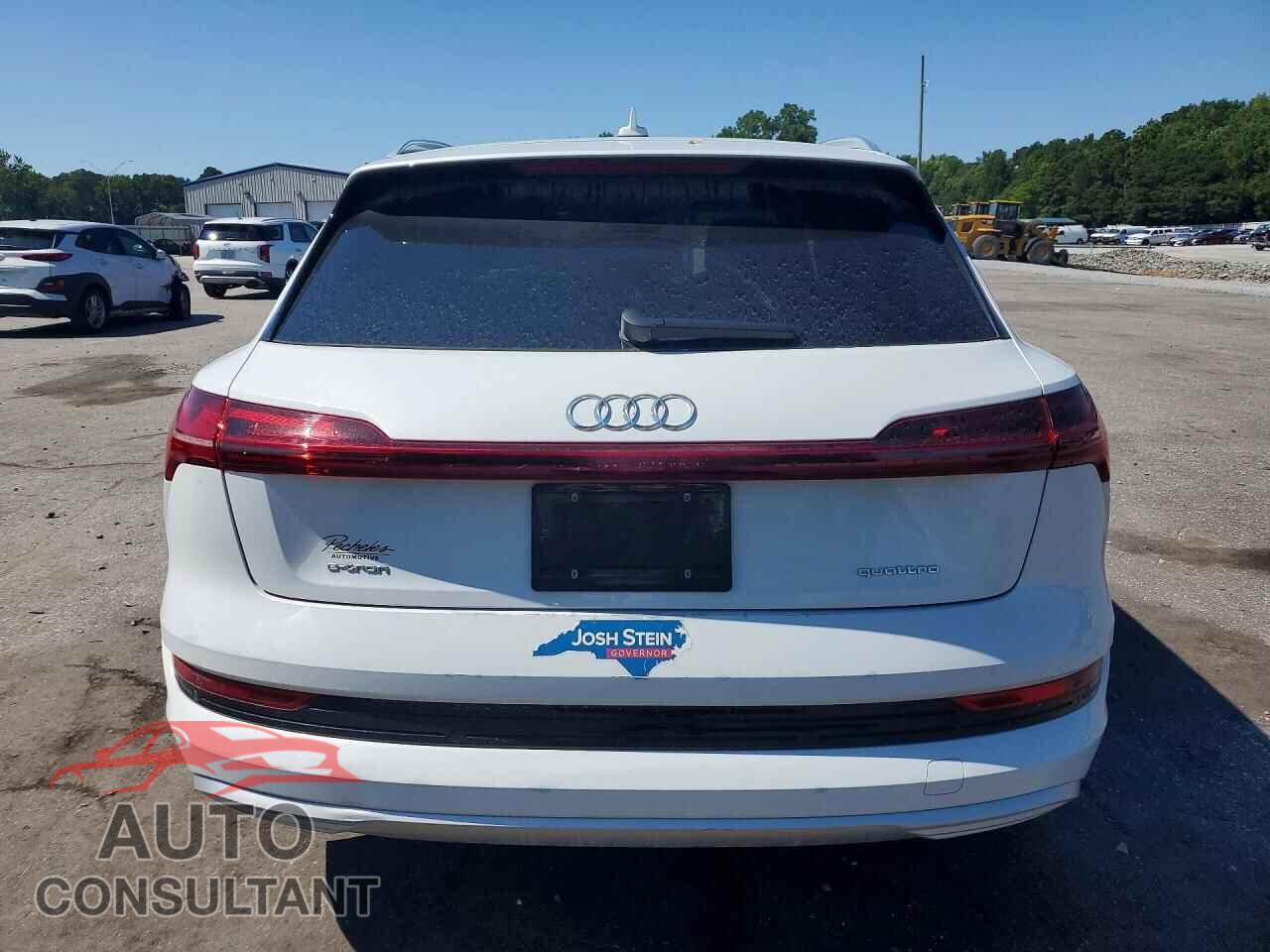 AUDI E-TRON 2023 - WA1LAAGE2PB024746