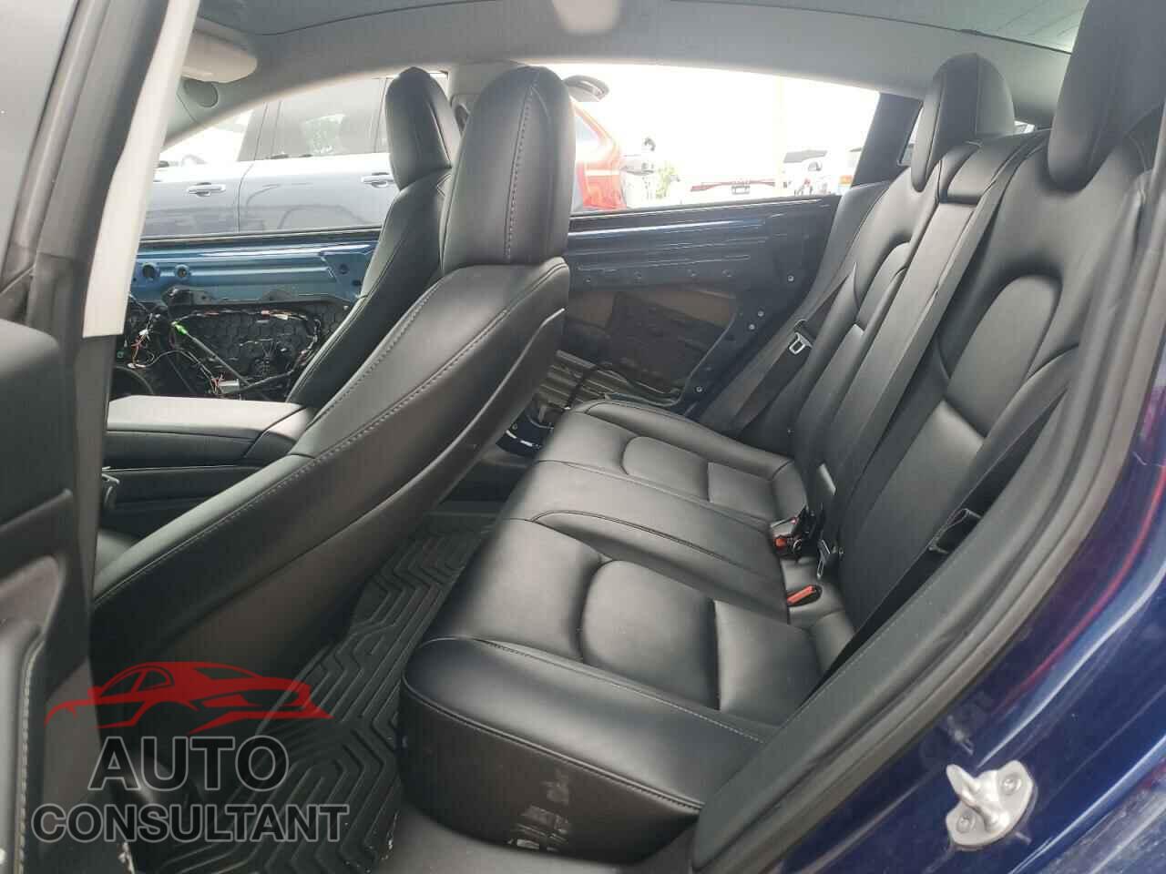 TESLA MODEL 3 2018 - 5YJ3E1EB8JF151010