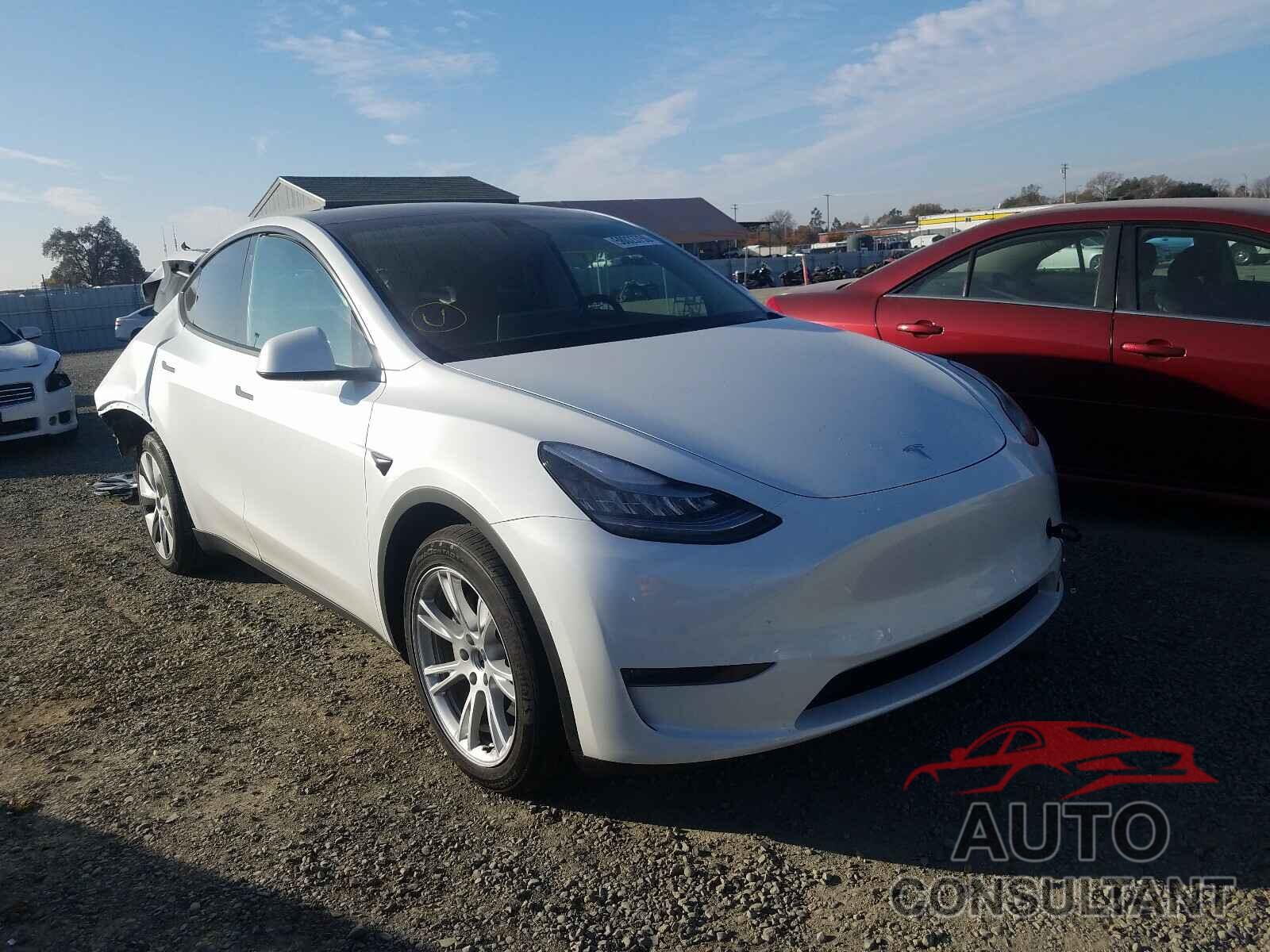 TESLA MODEL Y 2020 - 5YJYGDEE5LF052840