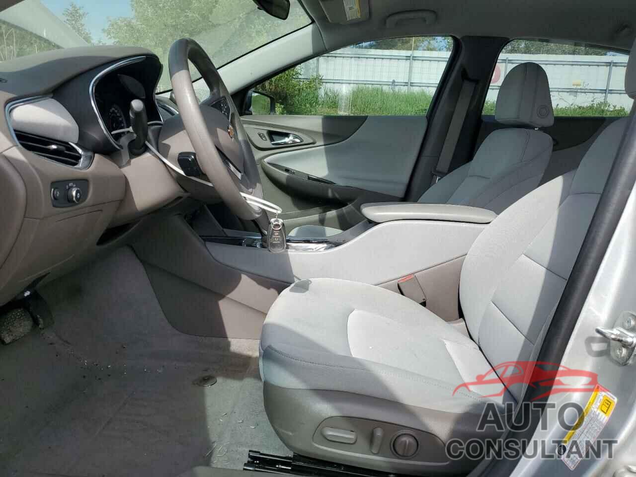 CHEVROLET MALIBU 2019 - 1G1ZD5ST0KF209845