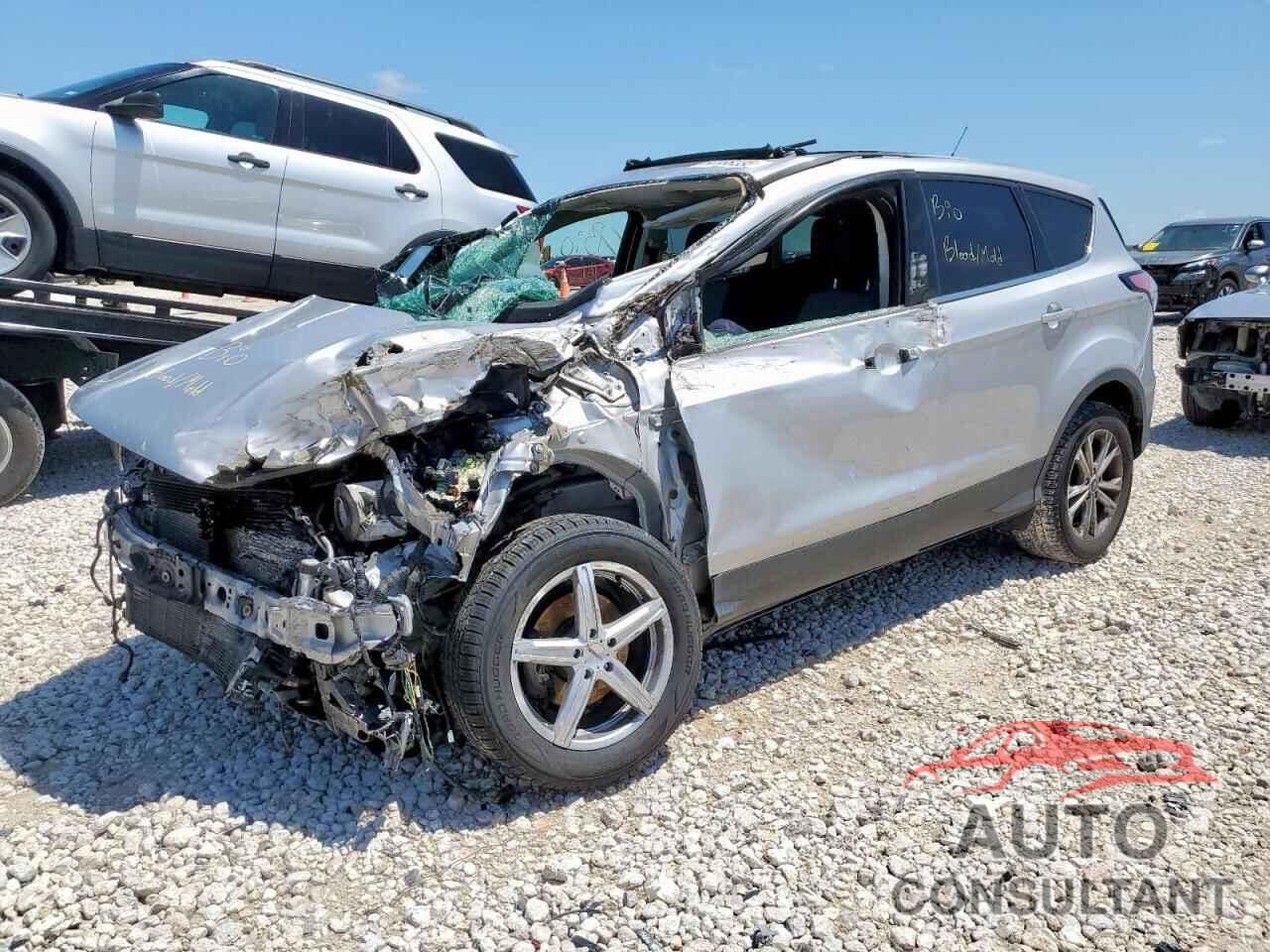 FORD ESCAPE 2017 - 1FMCU0GD4HUA74631