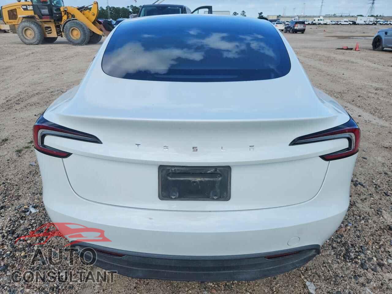 TESLA MODEL 3 2025 - 5YJ3E1EA2SF034693