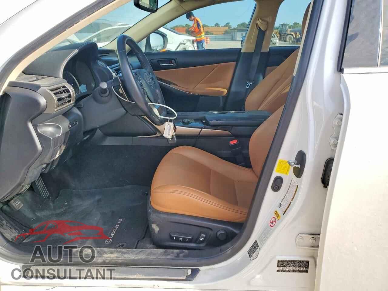 LEXUS IS 2014 - JTHBF1D28E5037847