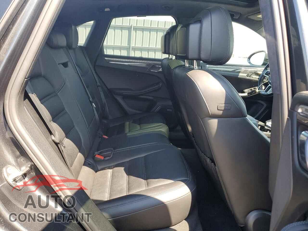 PORSCHE MACAN 2017 - WP1AF2A55HLB61526