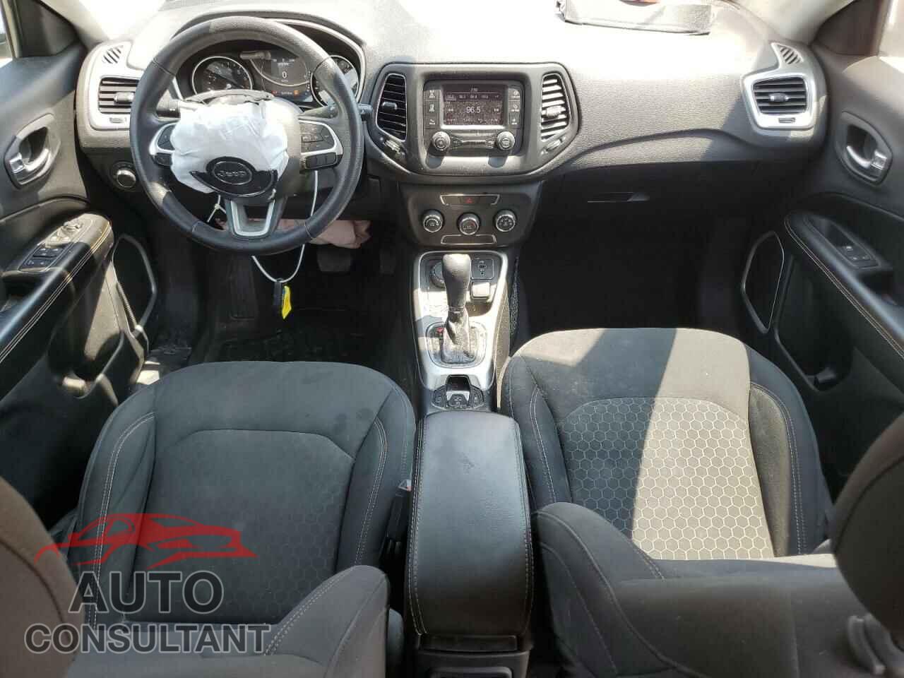 JEEP COMPASS 2017 - 3C4NJDAB2HT597211