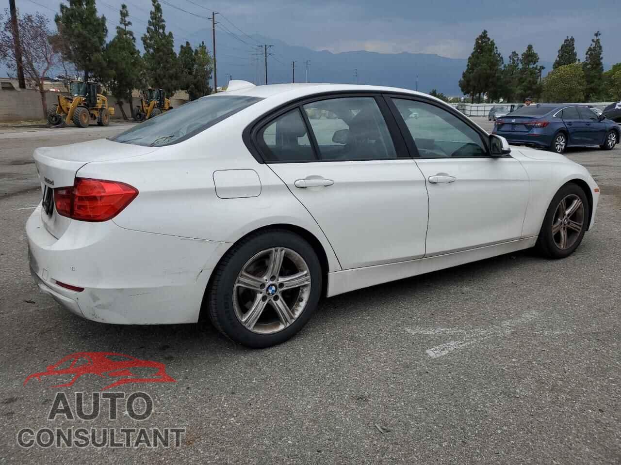 BMW 3 SERIES 2014 - WBA3D3C59EF099154