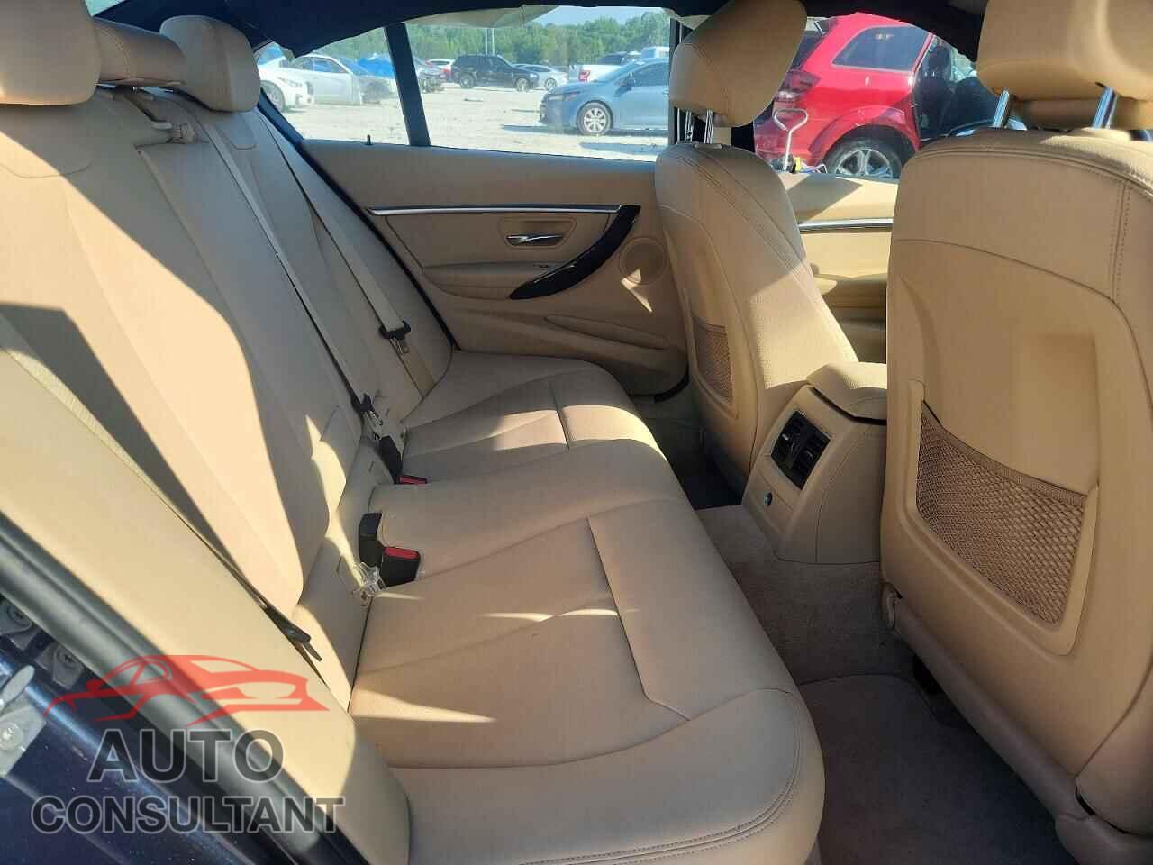 BMW 3 SERIES 2016 - WBA8E9G58GNU30122