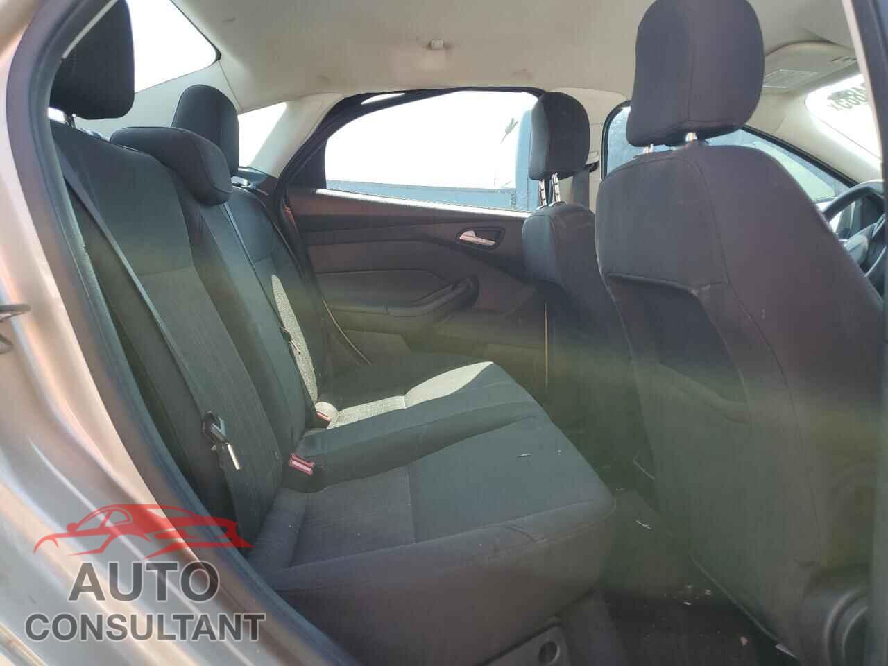 FORD FOCUS 2017 - 1FADP3FEXHL322405