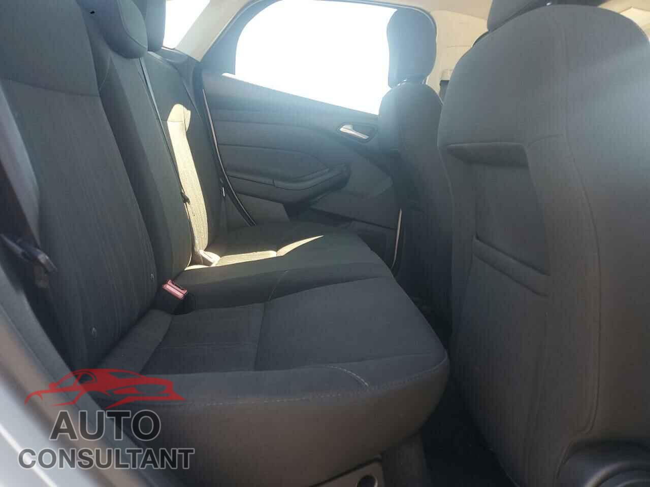 FORD FOCUS 2017 - 1FADP3FE5HL274425