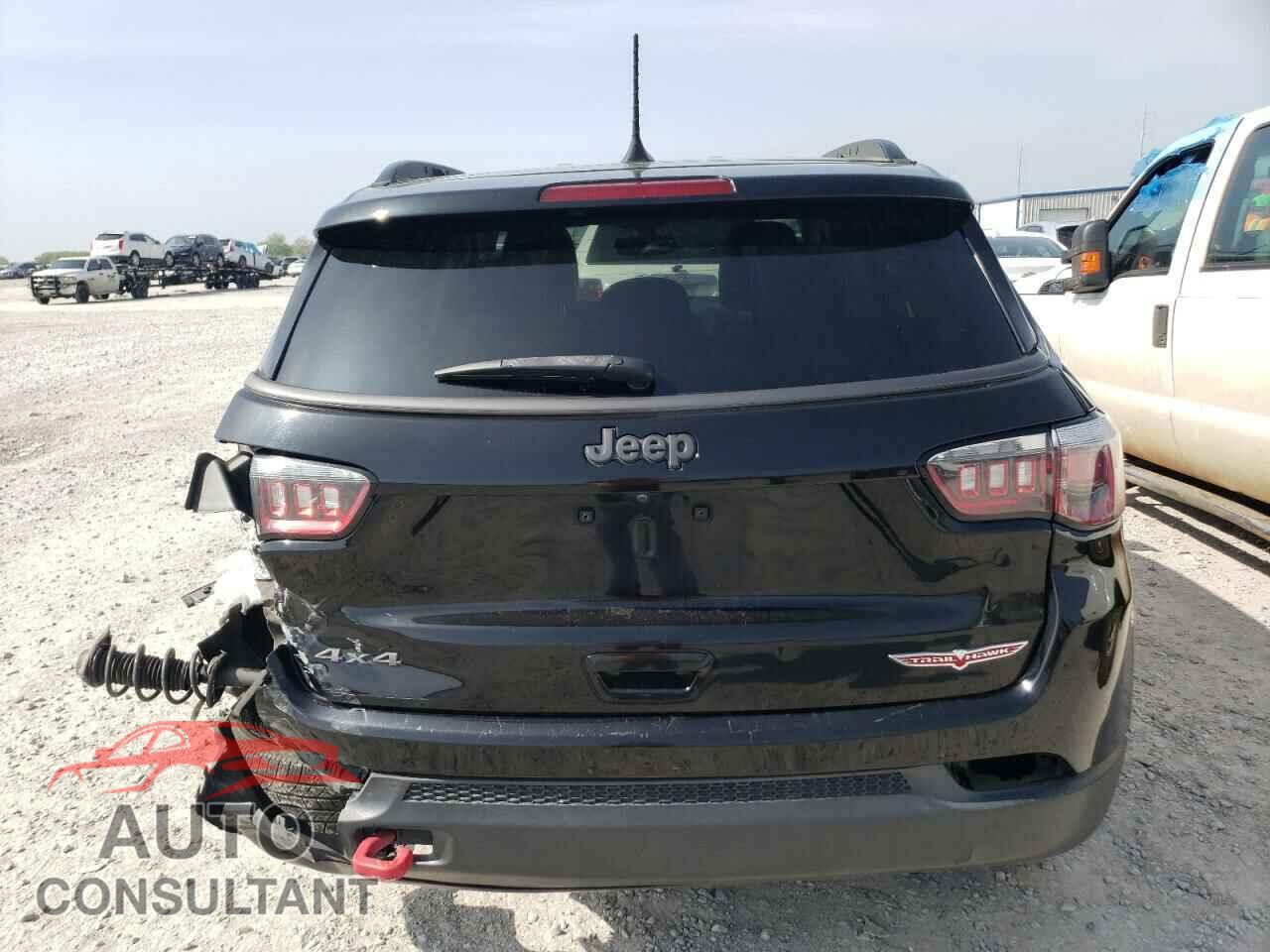 JEEP COMPASS 2018 - 3C4NJDDB7JT441859