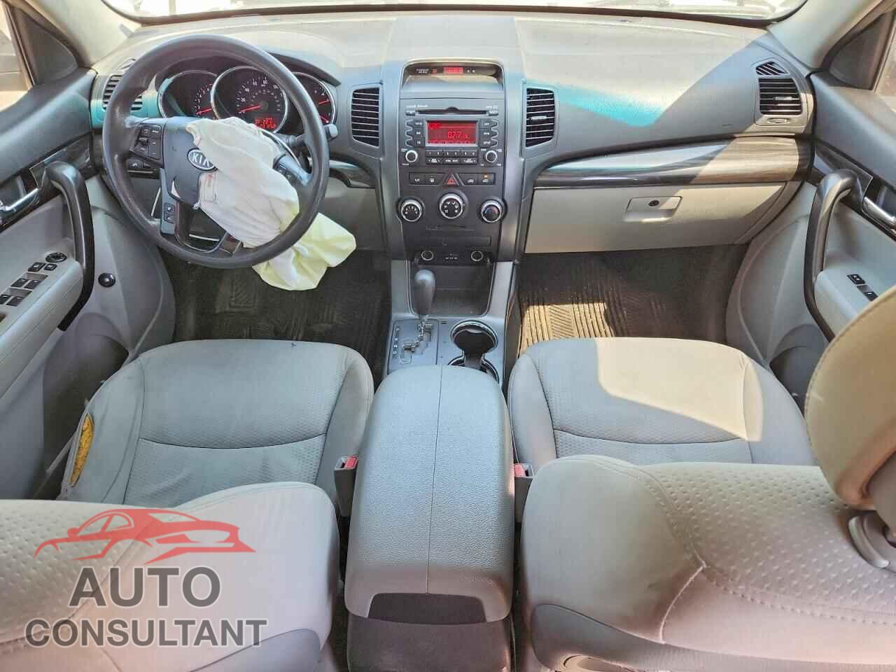 KIA SORENTO 2012 - 5XYKT4A14CG221663
