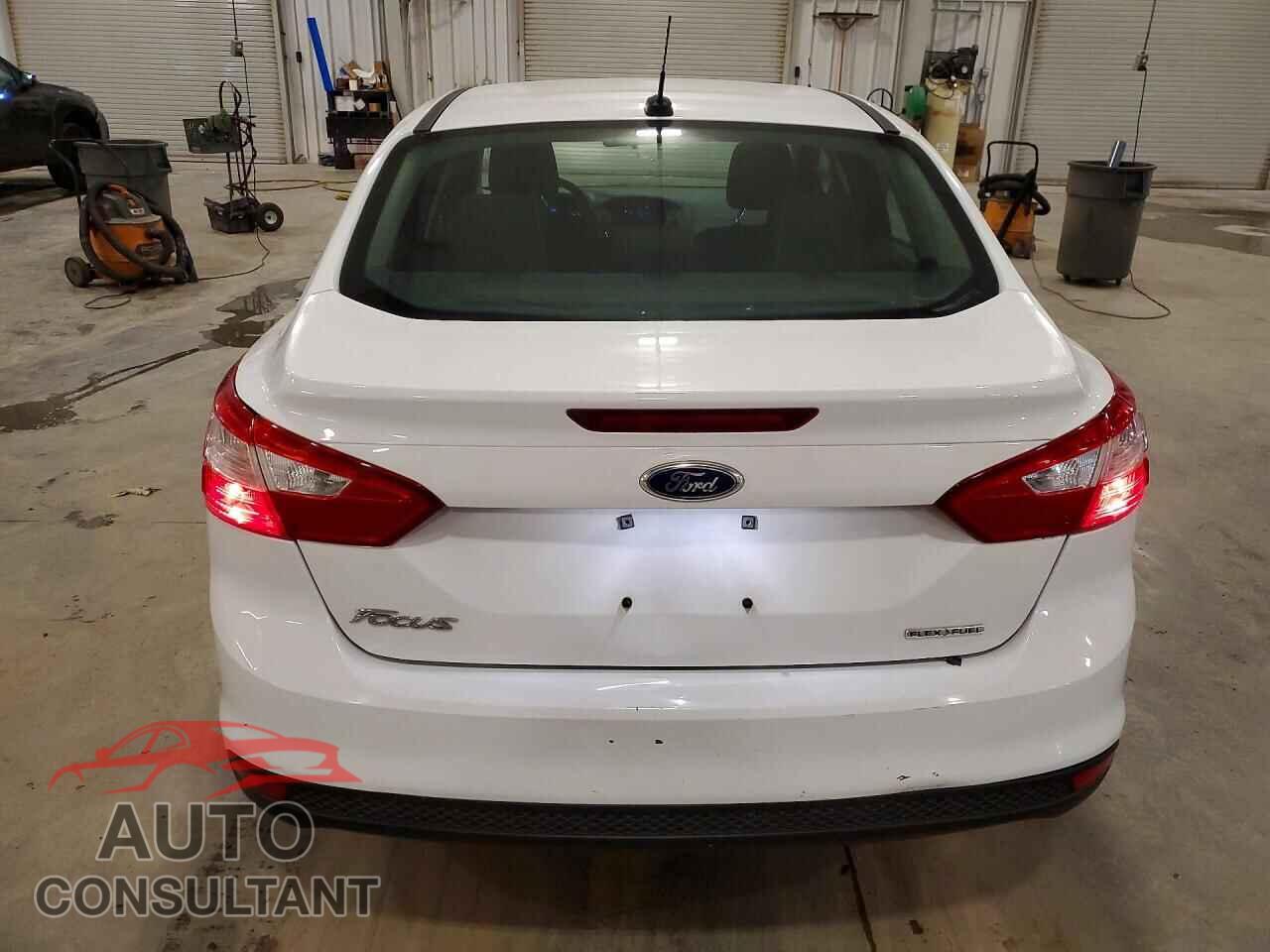 FORD FOCUS 2014 - 1FADP3E26EL171064