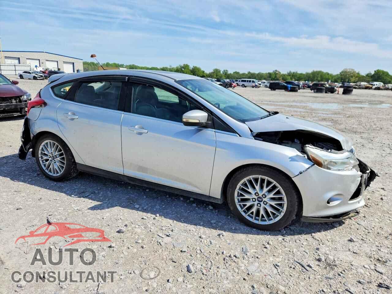 FORD FOCUS 2012 - 1FAHP3M28CL324513