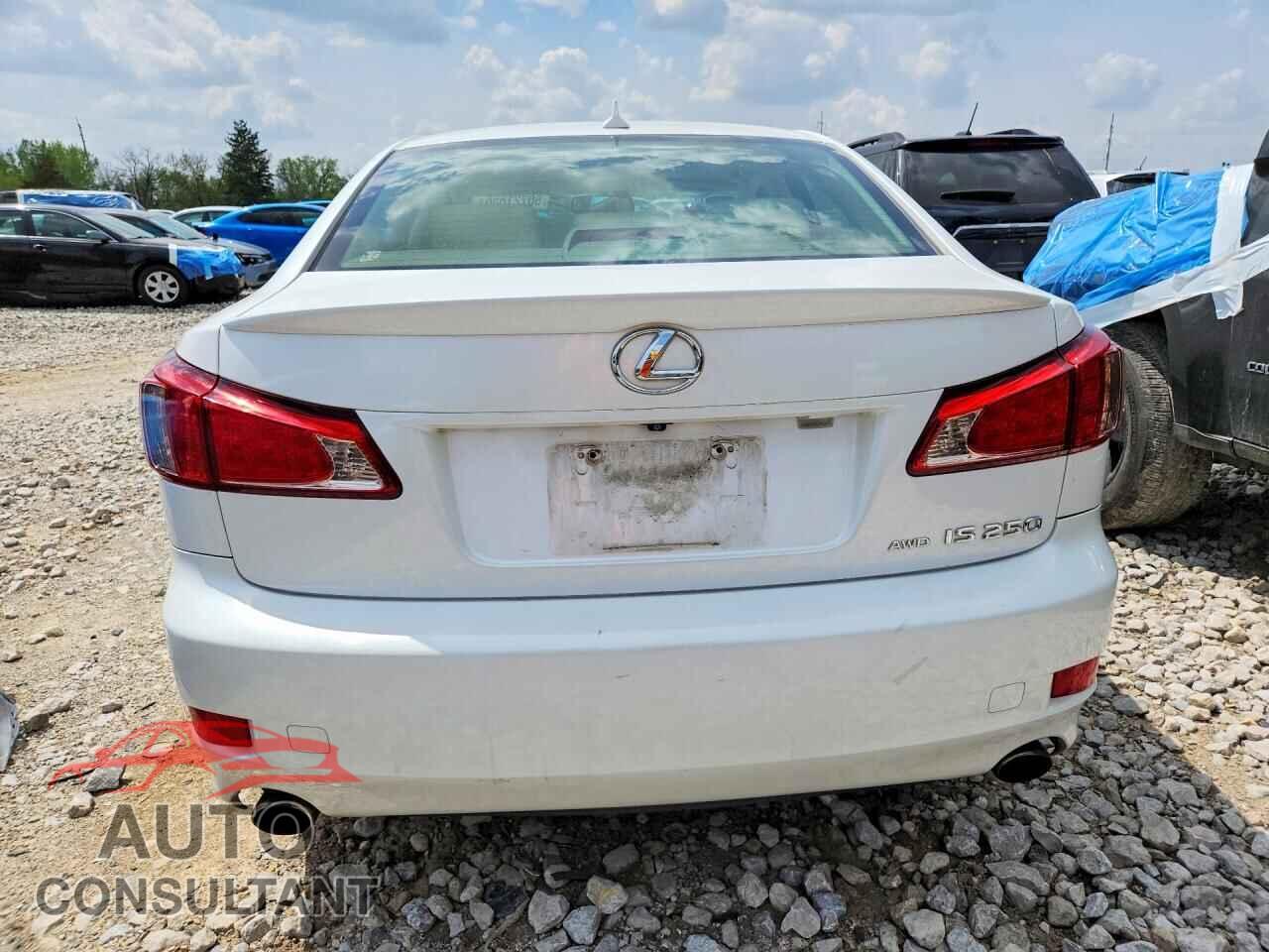 LEXUS IS 2013 - JTHCF5C25D5063673
