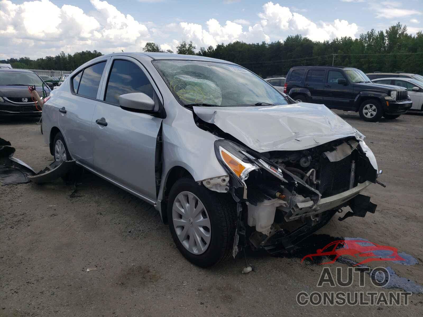 NISSAN VERSA 2018 - 3N1CN7AP7JL815743