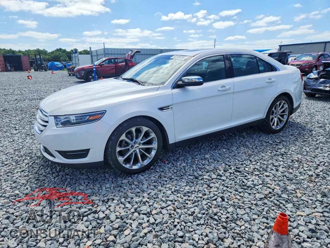 FORD TAURUS 2018 - 1FAHP2J85JG131714