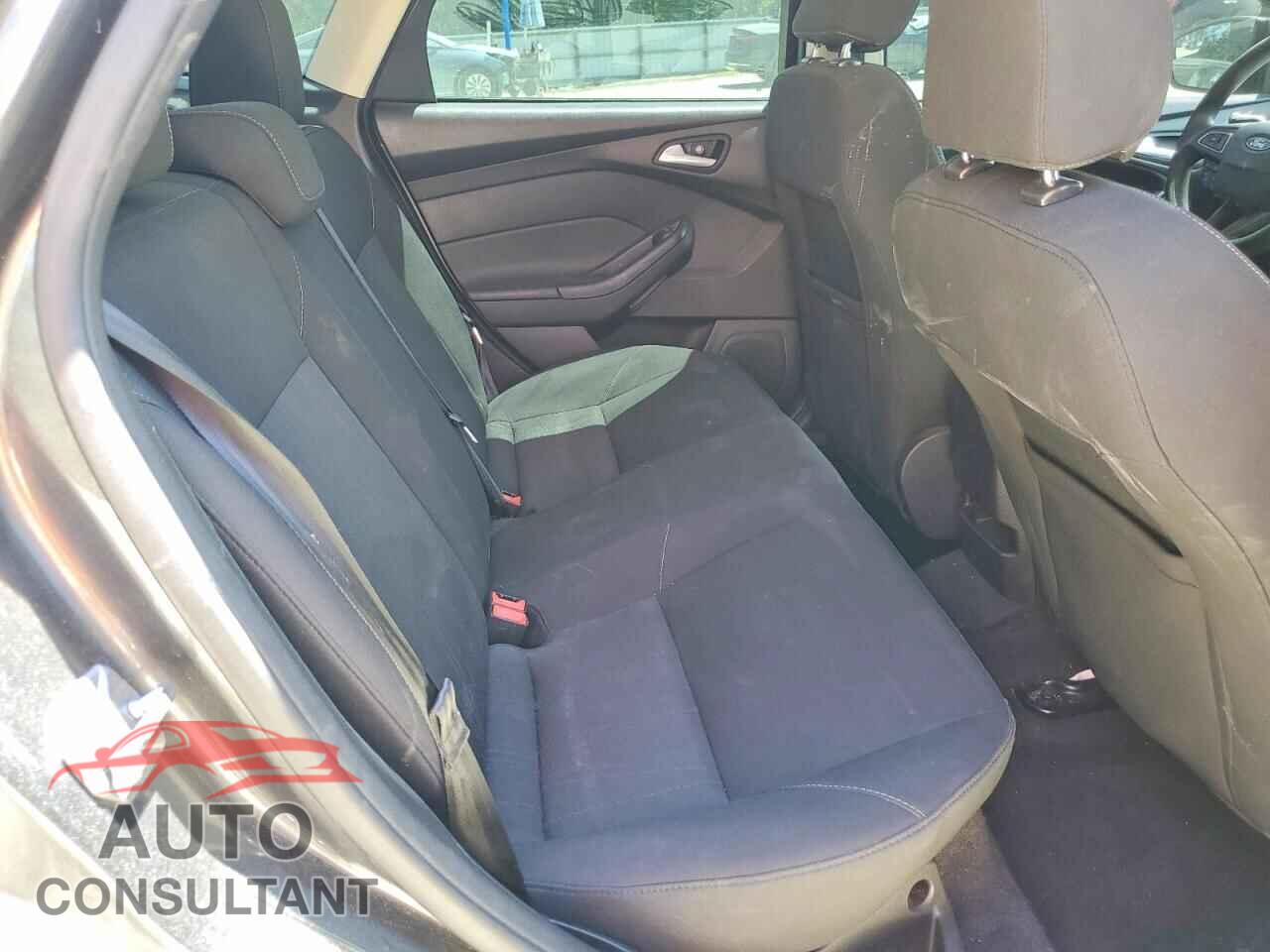 FORD FOCUS 2017 - 1FADP3F27HL267921