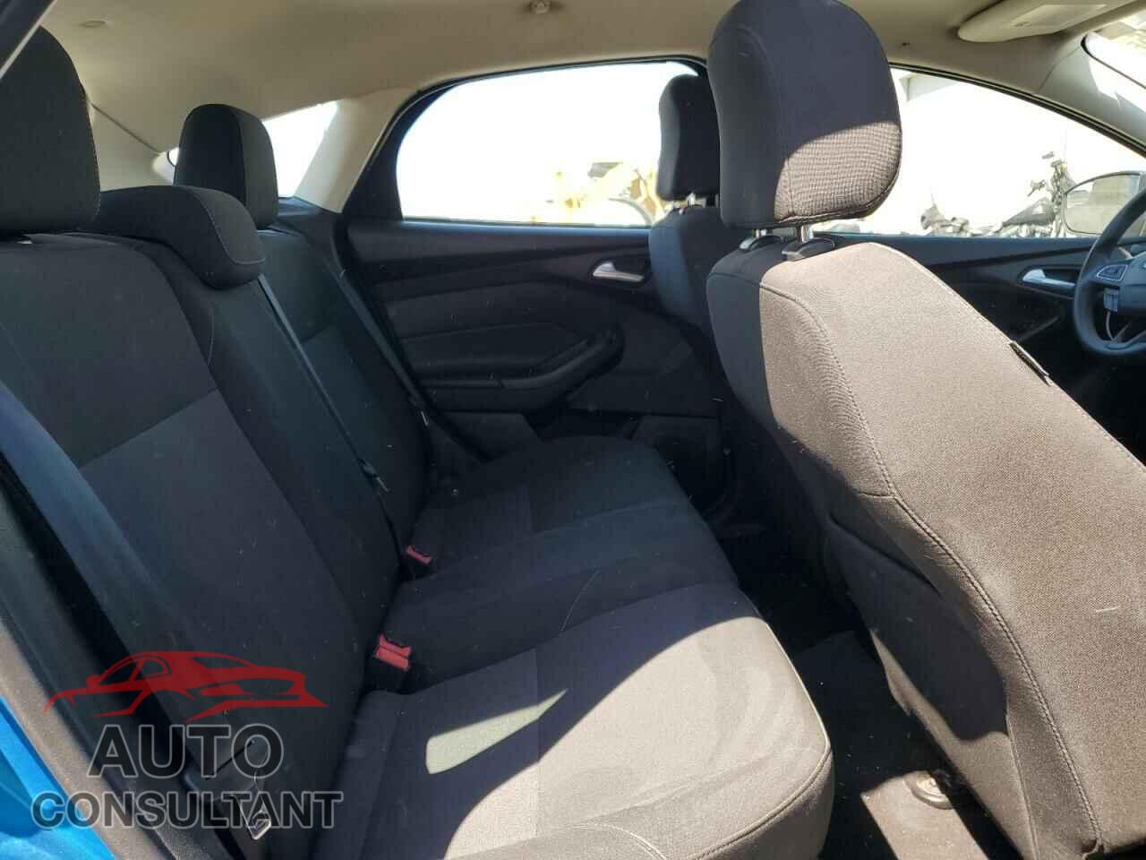 FORD FOCUS 2015 - 1FADP3K28FL334609