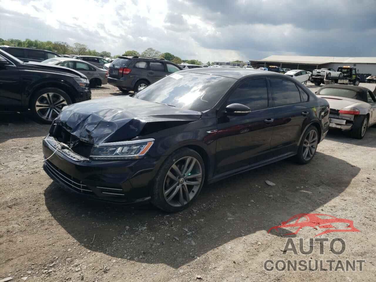 VOLKSWAGEN PASSAT 2018 - 1VWAA7A30JC021561