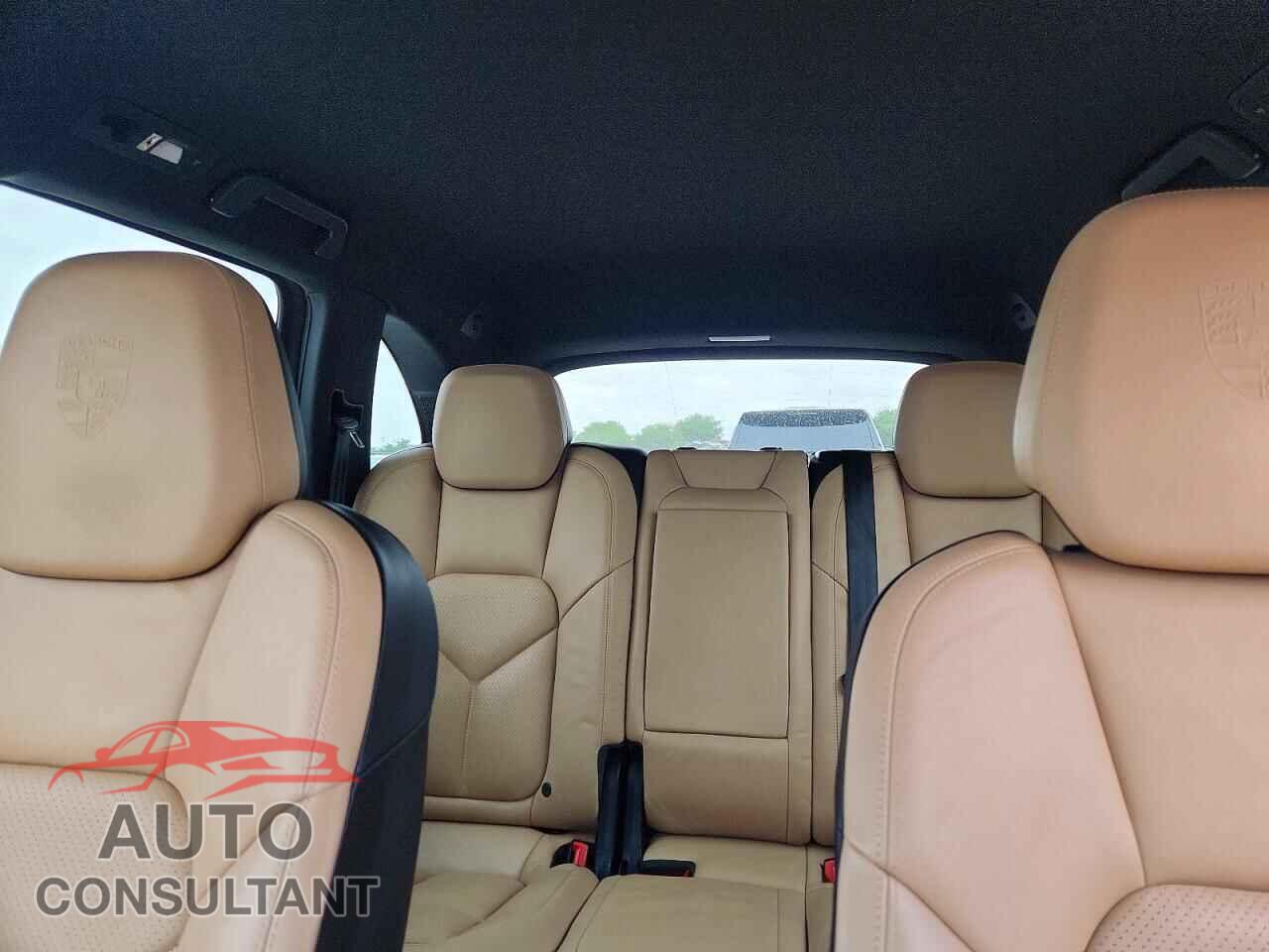 PORSCHE CAYENNE 2016 - WP1AA2A22GLA02353