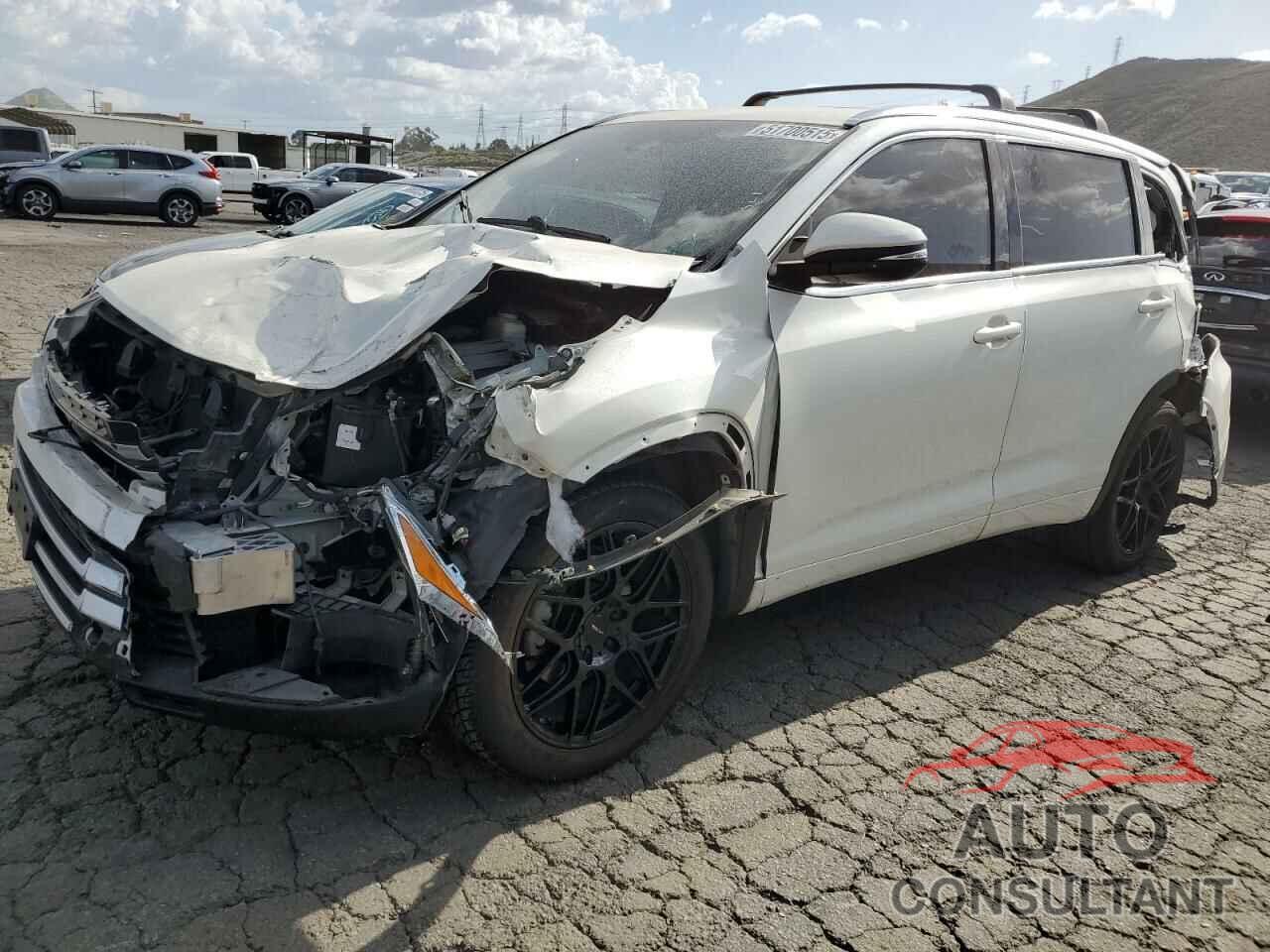 TOYOTA HIGHLANDER 2018 - 5TDKZRFH4JS543270