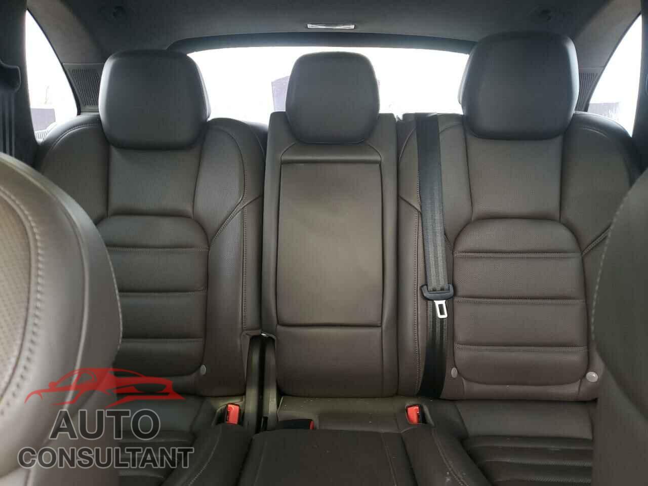 PORSCHE CAYENNE 2016 - WP1AD2A26GLA71067