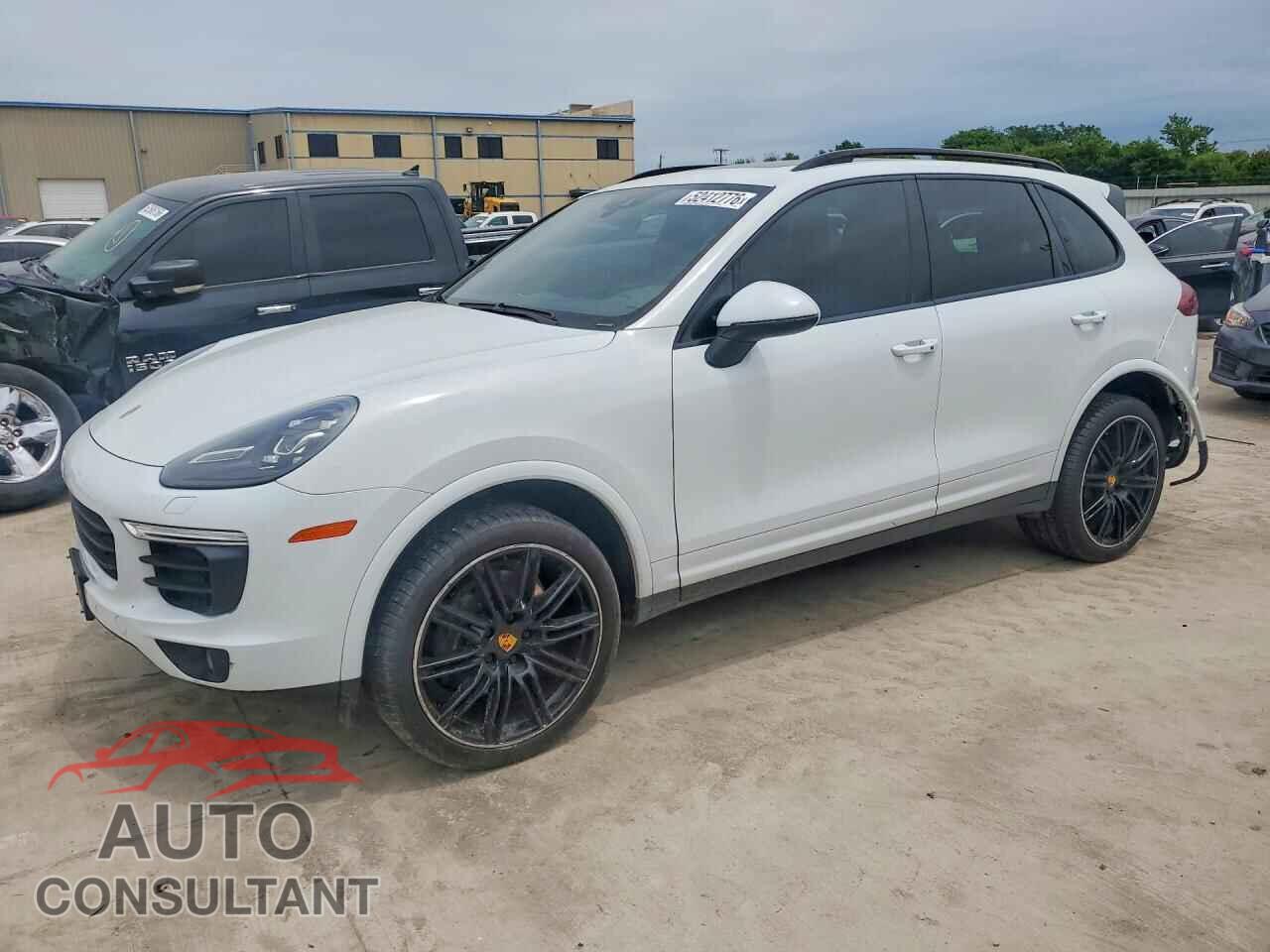PORSCHE CAYENNE 2018 - WP1AA2A29JKA02606