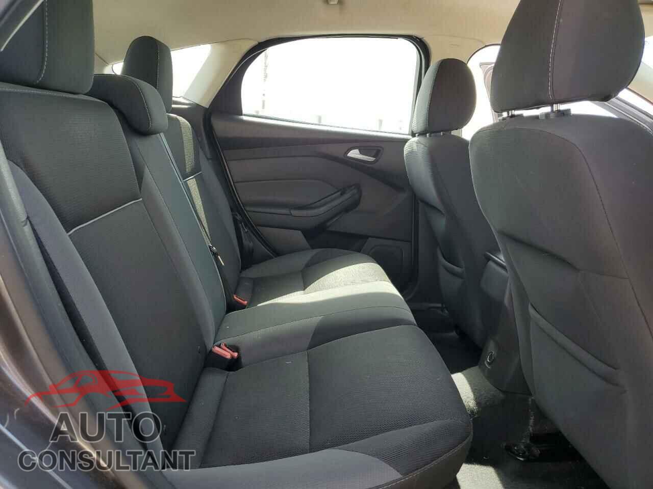 FORD FOCUS 2014 - 1FADP3K22EL110444