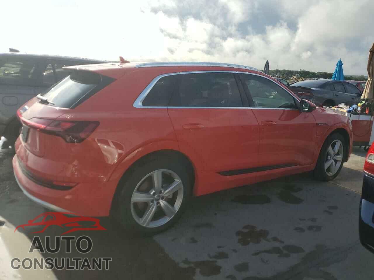 AUDI E-TRON 2019 - WA1LAAGE0KB013236