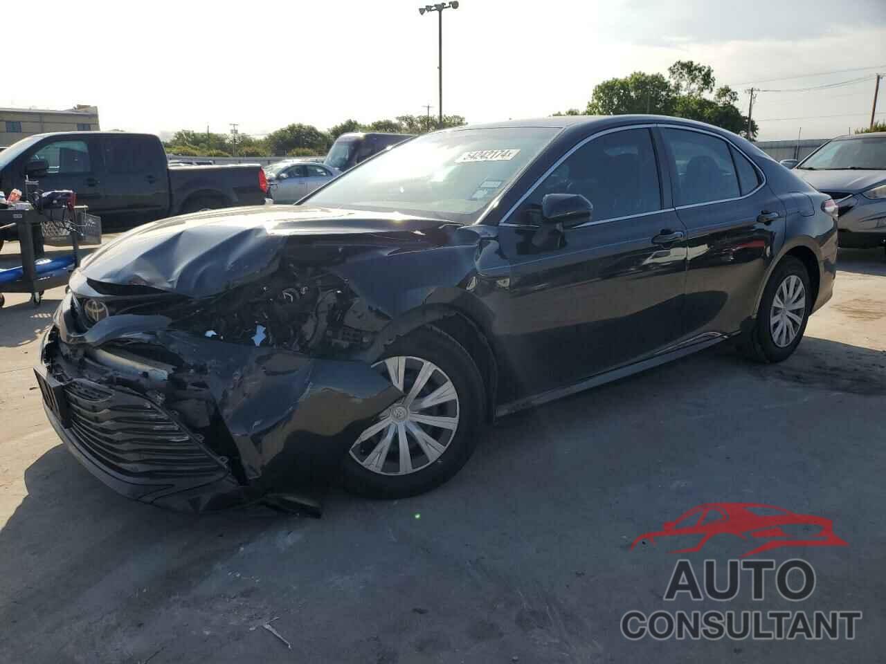 TOYOTA CAMRY 2018 - 4T1B11HK0JU566375