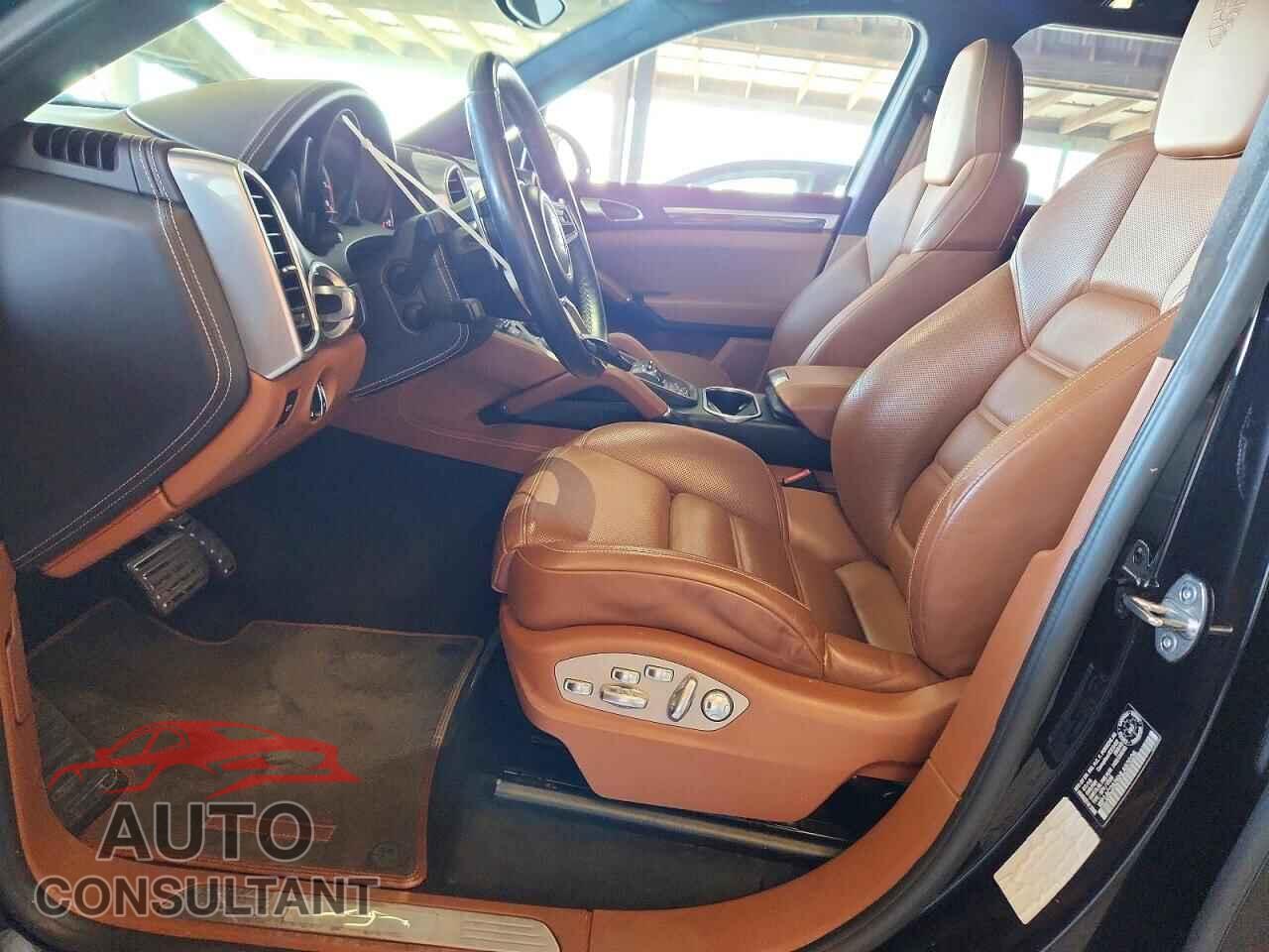 PORSCHE CAYENNE 2017 - WP1AC2A26HLA97026