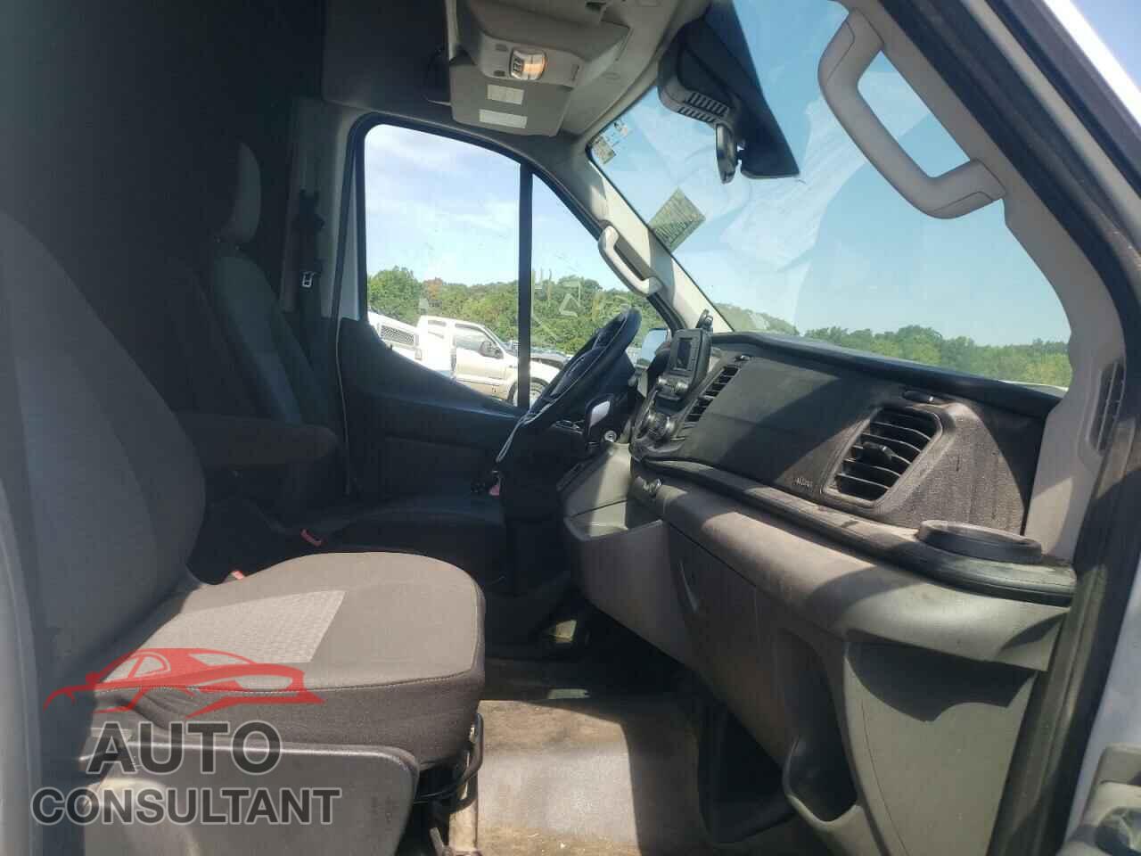 FORD TRANSIT 2020 - 1FTBR2C87LKA41312