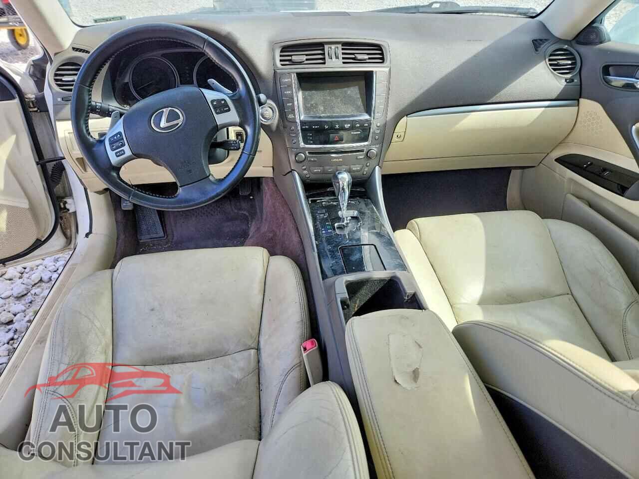 LEXUS IS 2011 - JTHCF5C23B2035126