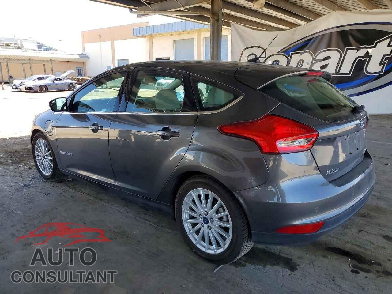 FORD FOCUS 2017 - 1FADP3R48HL314824