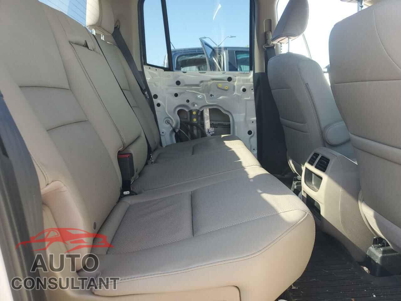 HONDA RIDGELINE 2018 - 5FPYK3F53JB002661