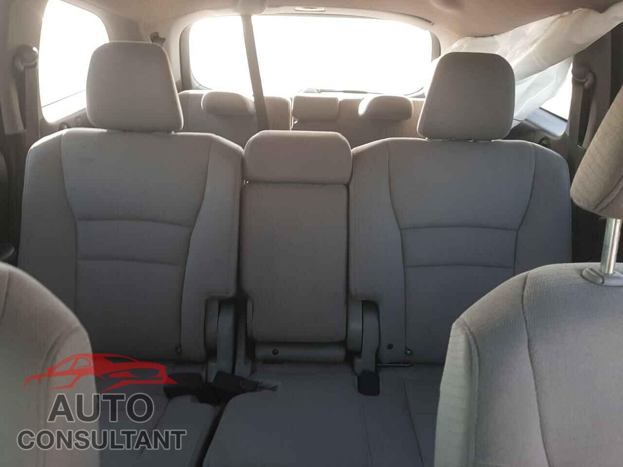 HONDA PILOT 2018 - 5FNYF5H30JB033029