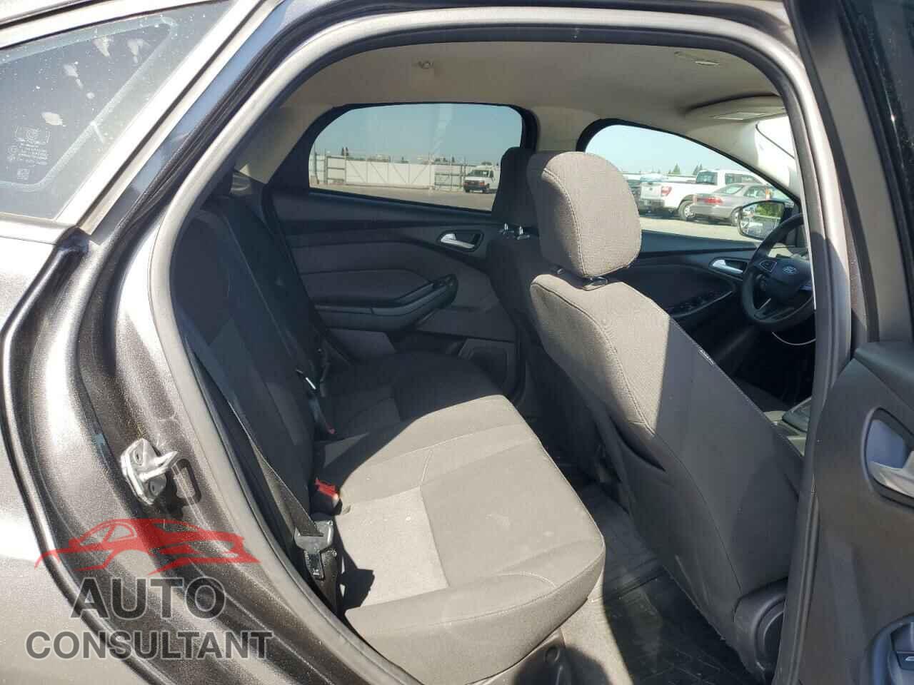 FORD FOCUS 2015 - 1FADP3F28FL295398