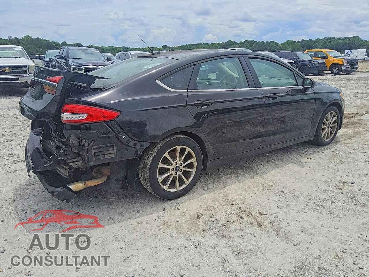 FORD FUSION 2017 - 3FA6P0H70HR232333