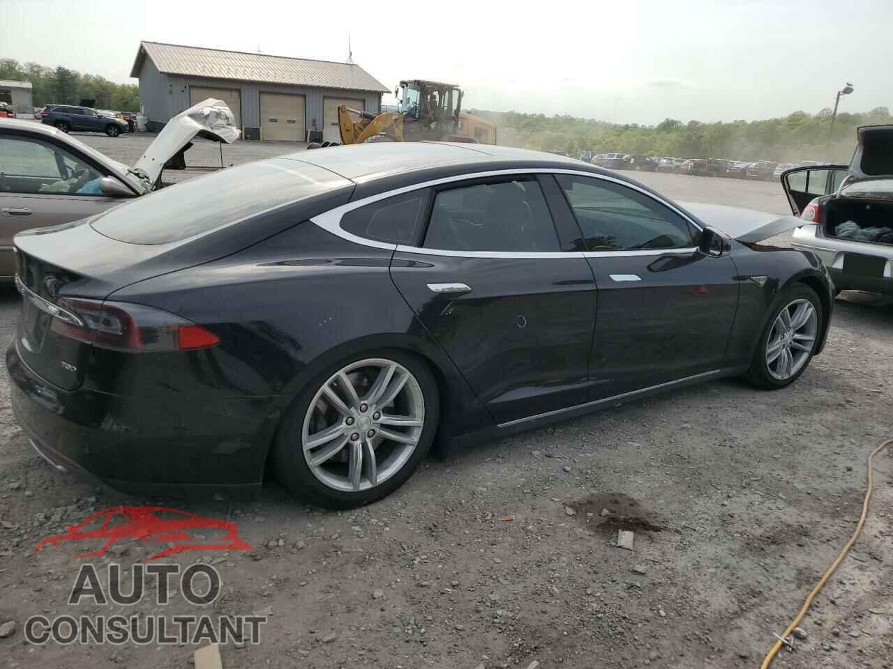 TESLA MODEL S 2015 - 5YJSA1E21FF116677