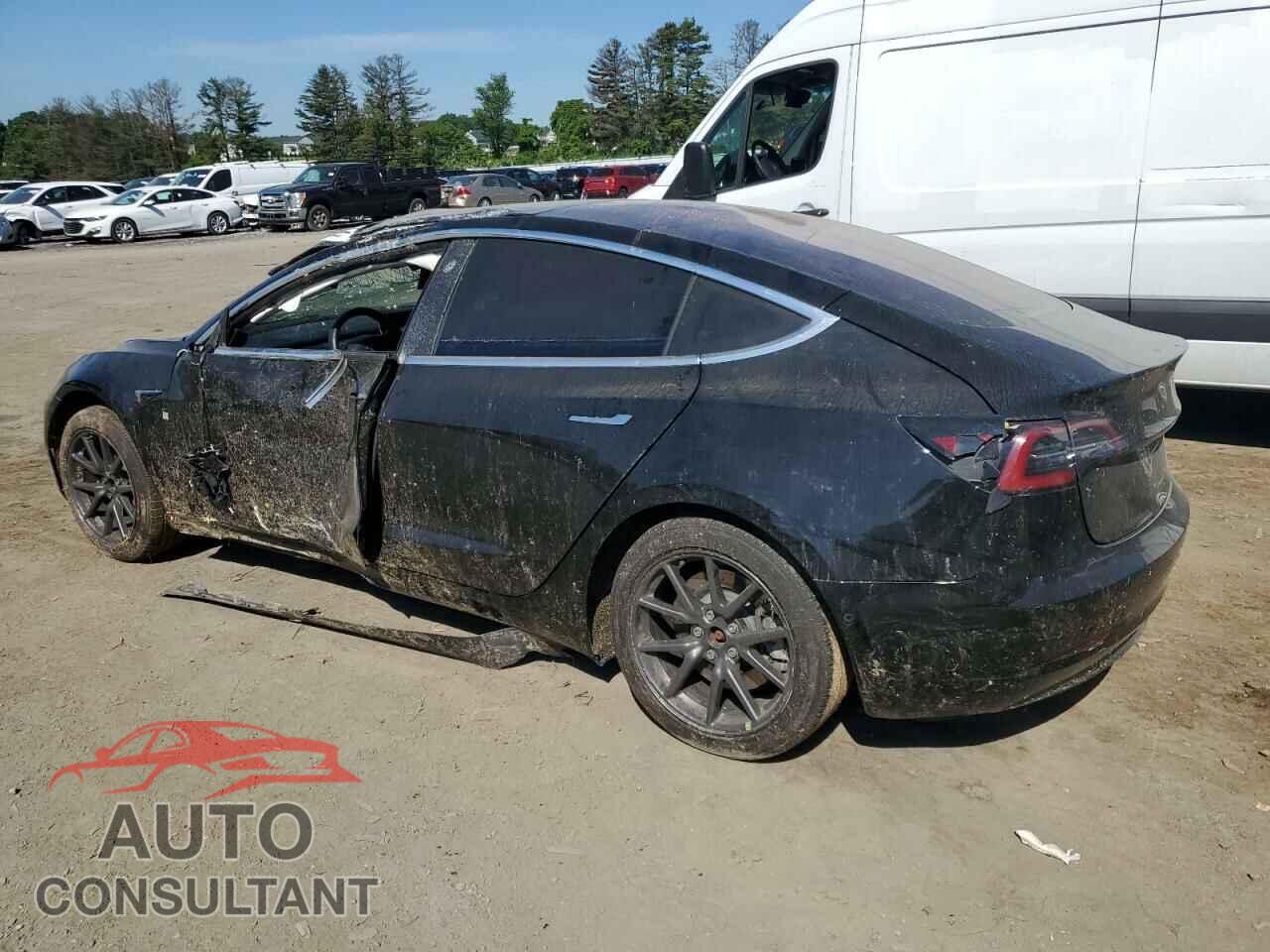TESLA MODEL 3 2018 - 5YJ3E1EA5JF152395