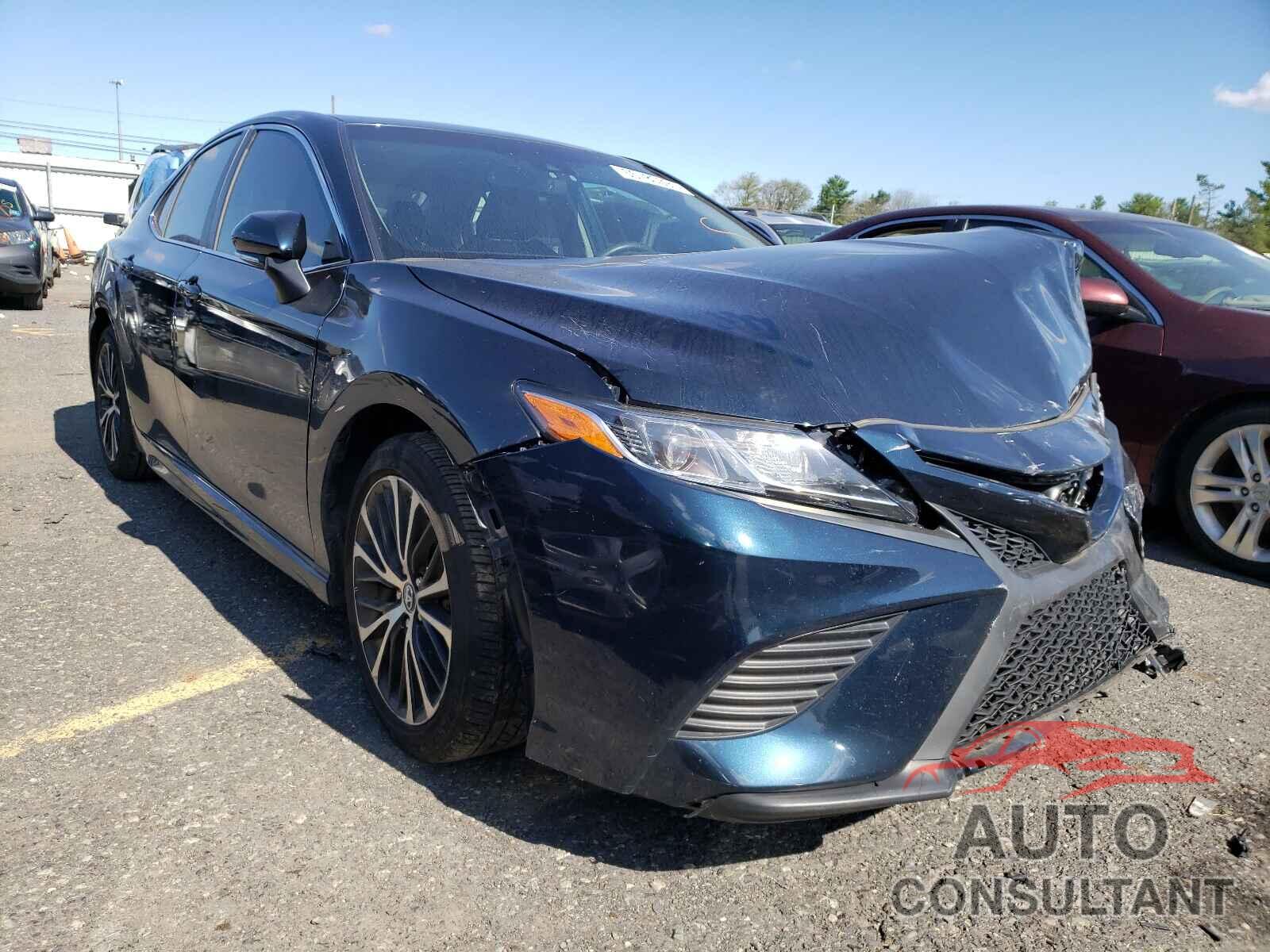 TOYOTA CAMRY 2018 - 4T1B11HK2JU568922