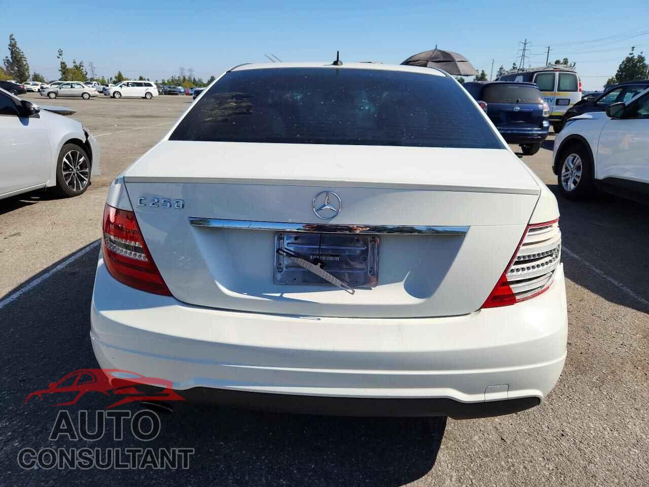MERCEDES-BENZ C-CLASS 2012 - WDDGF4HB7CA682065