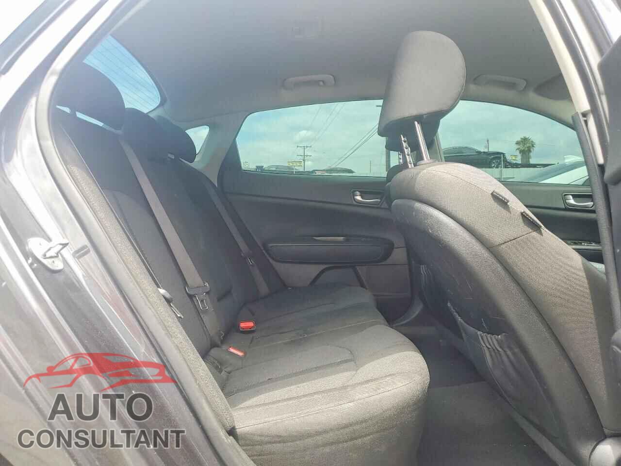 KIA OPTIMA 2016 - KNAGT4L35G5111978