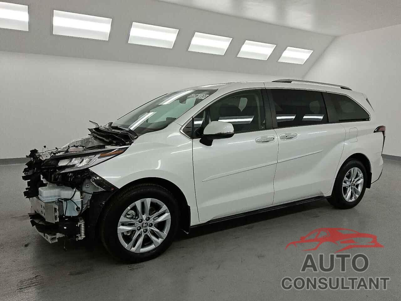 TOYOTA SIENNA 2024 - 5TDZRKEC7RS217633