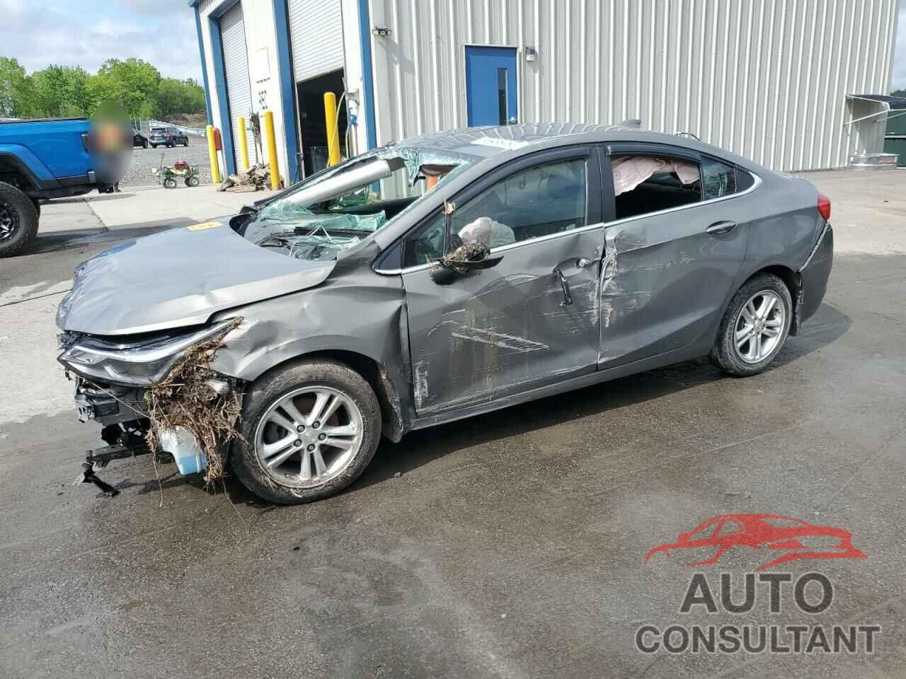 CHEVROLET CRUZE 2018 - 1G1BE5SM2J7113148
