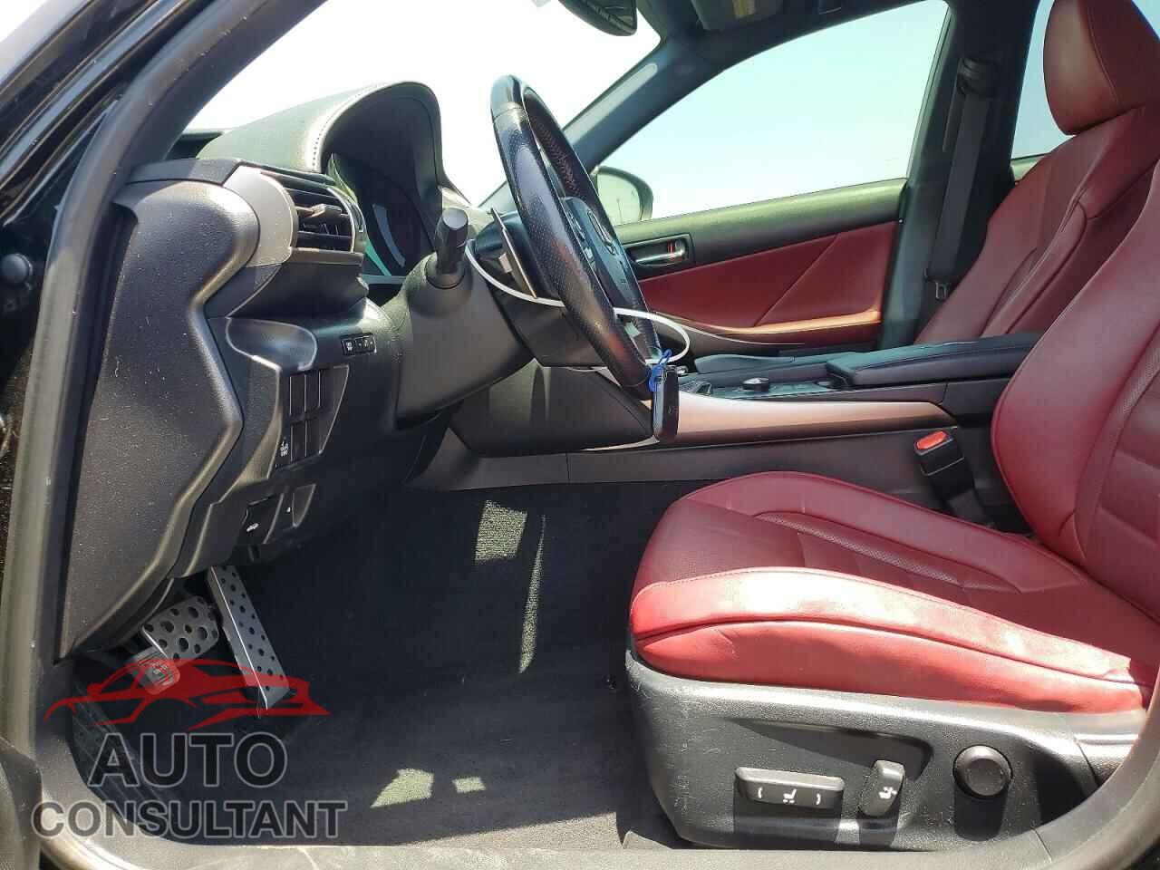 LEXUS IS 2015 - JTHBF1D28F5061552