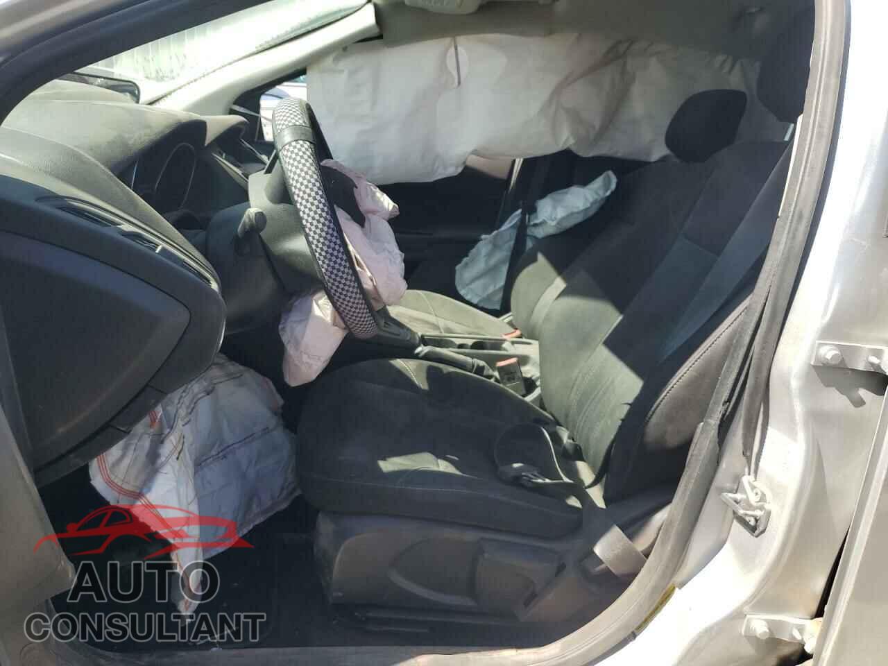 FORD FOCUS 2017 - 1FADP3E20HL287087