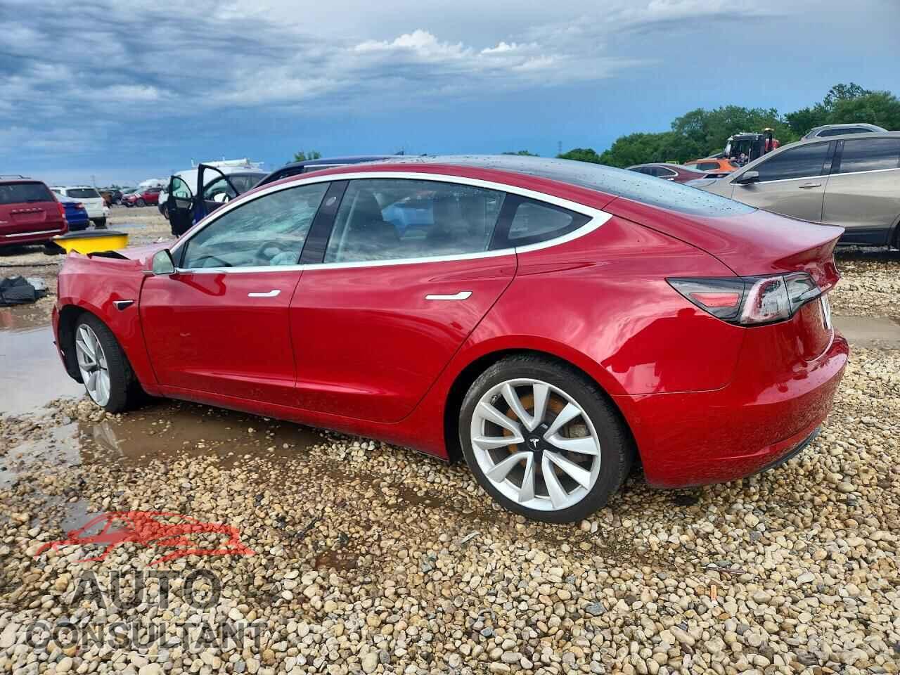 TESLA MODEL 3 2018 - 5YJ3E1EA7JF031707