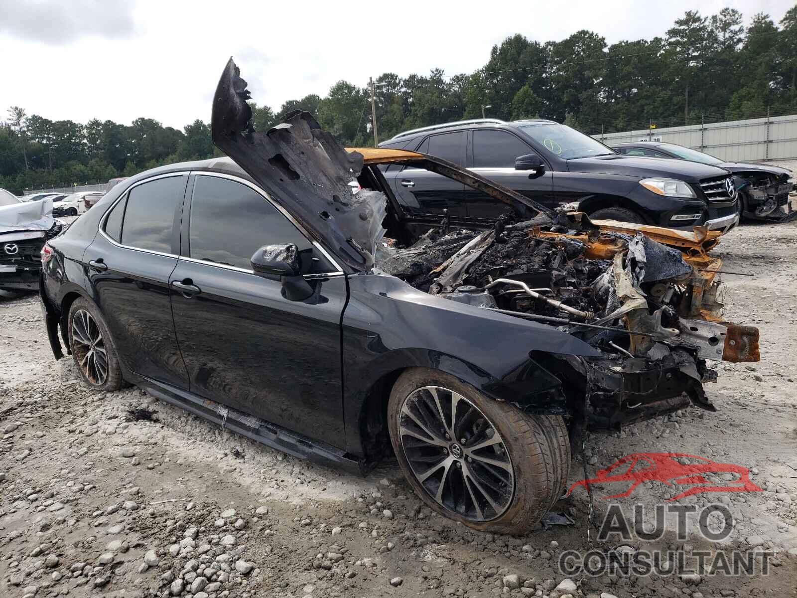 TOYOTA CAMRY 2018 - 4T1B11HK9JU601320