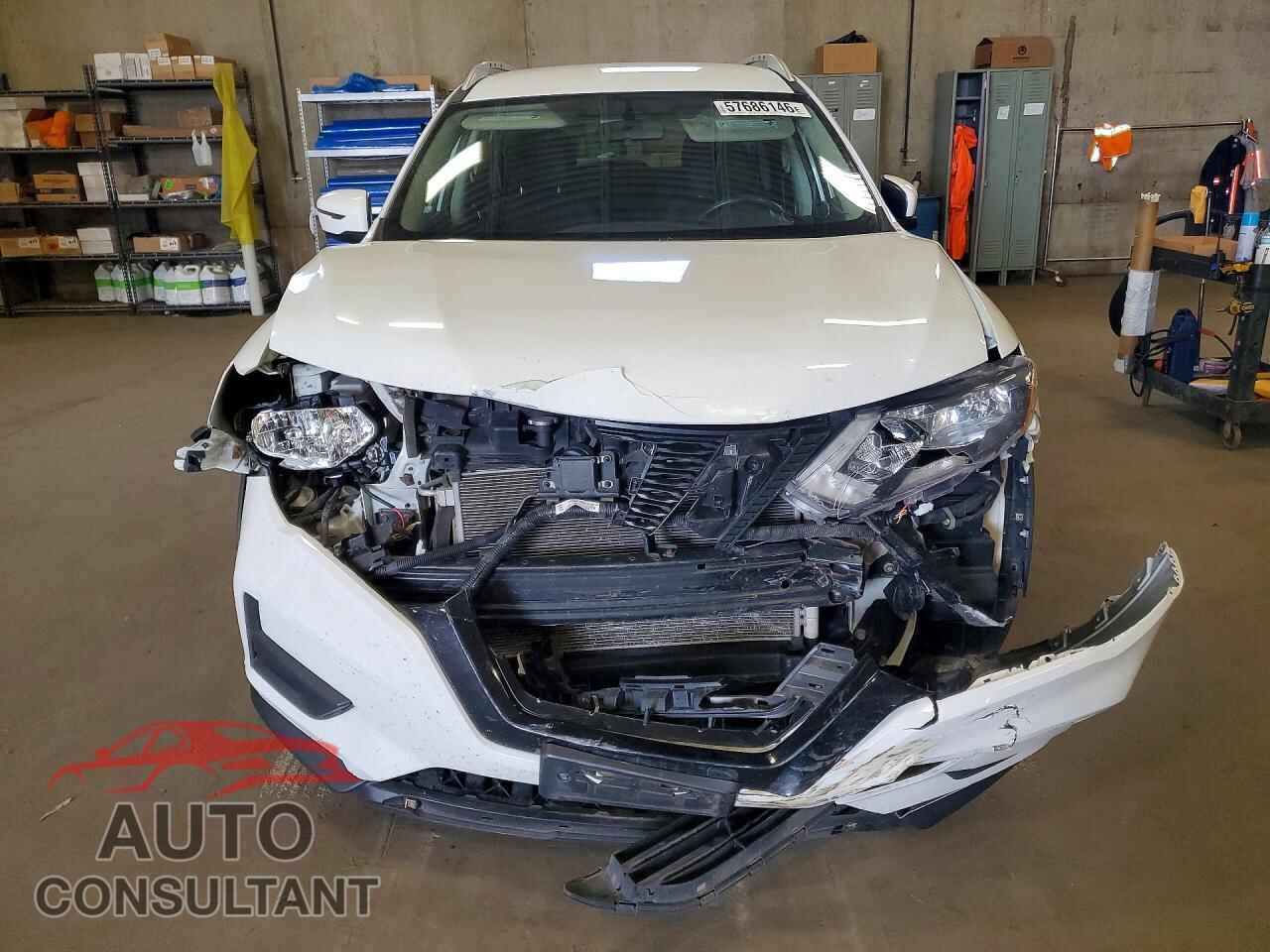 NISSAN ROGUE 2017 - KNMAT2MV2HP584756